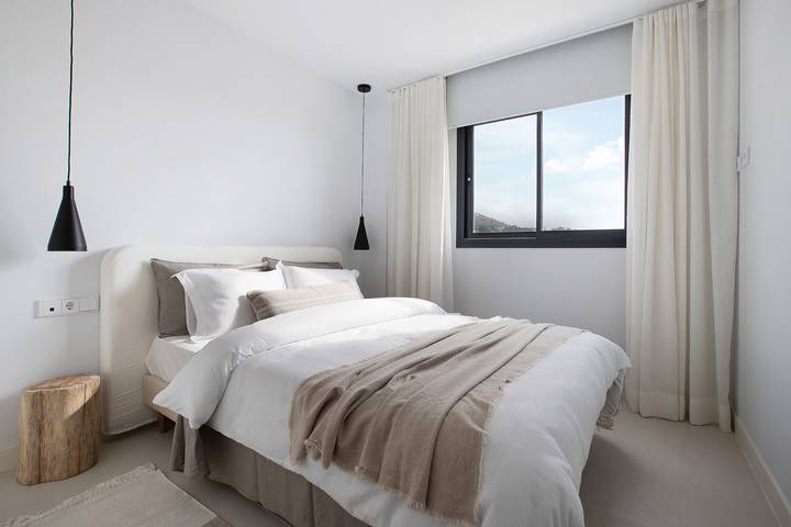 Apartamento vacacional "Lujo En Higueron Oeste" con vistas a la montaña, piscina compartida y Wi-Fi La Capellania, Fuengirola