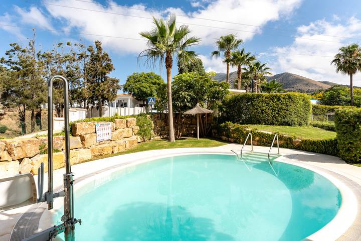 Apartamento "Península Higueron" con vistas al mar, piscina compartida y Wi-Fi La Capellania, Fuengirola